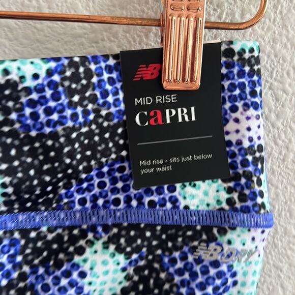 NWT New Balance NB Dry Fitted Mid Rise Capri Accel Capri Small - Picture 6 of 8